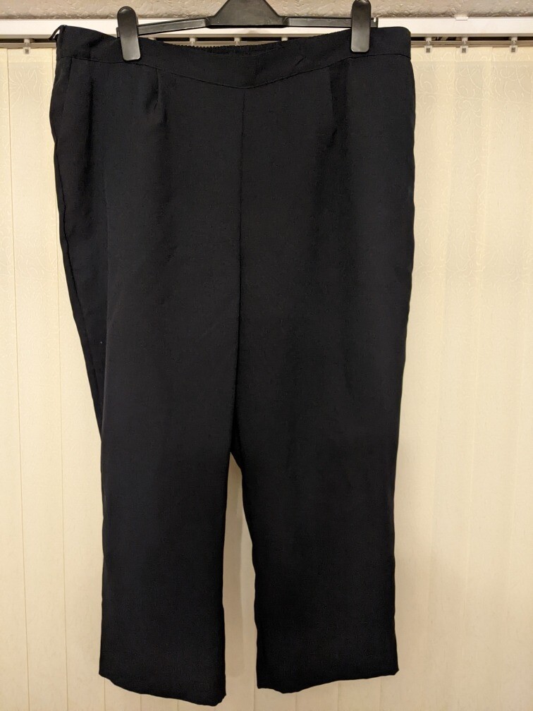 Bonmarche trousers in navy | in Bulwell 